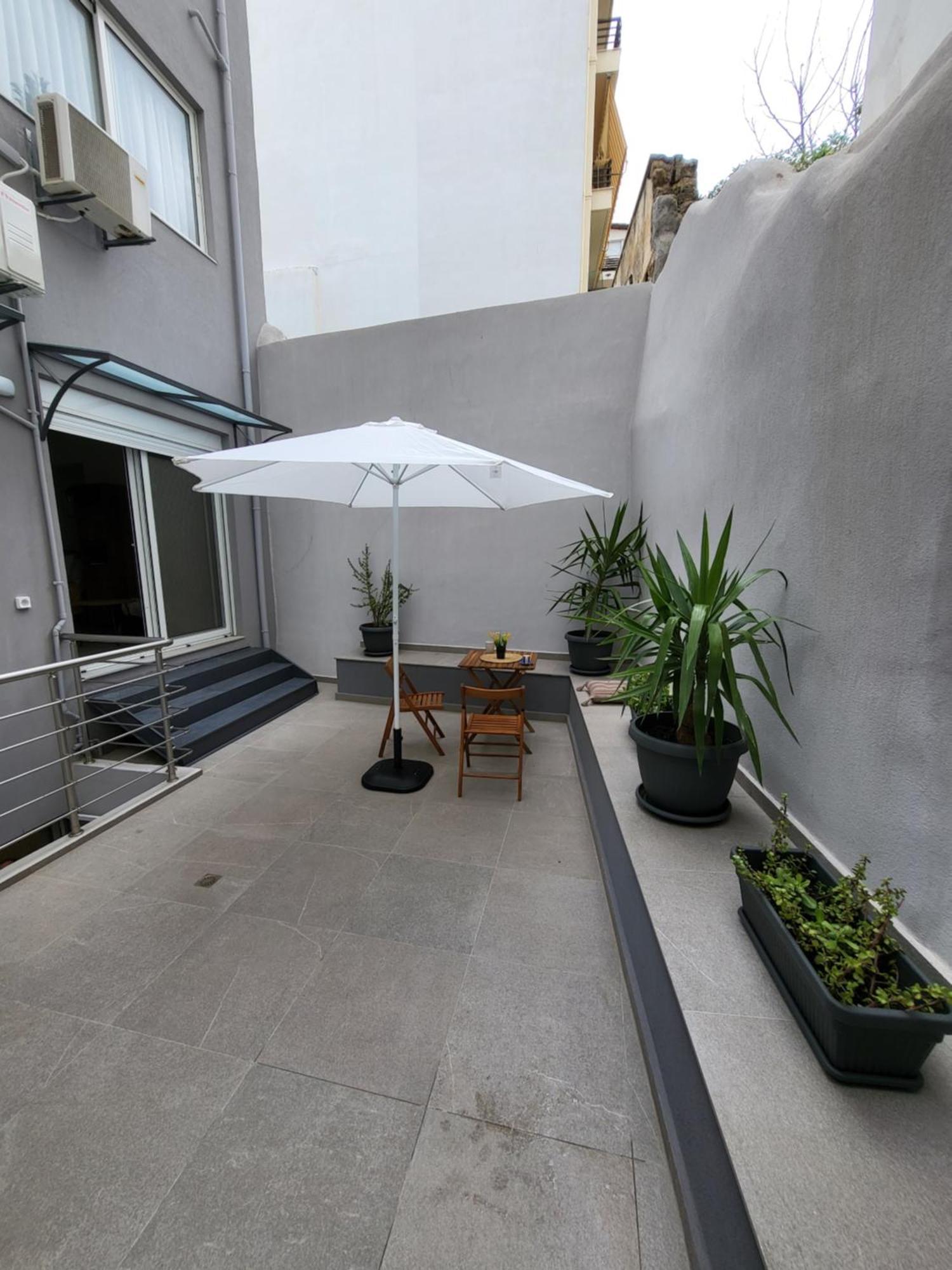 Center Apartment *